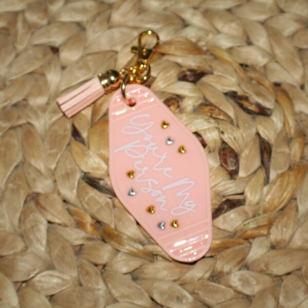 il_fullxfull.7581639900_2mai Grey's Anatomy Inspired Motel Keychain