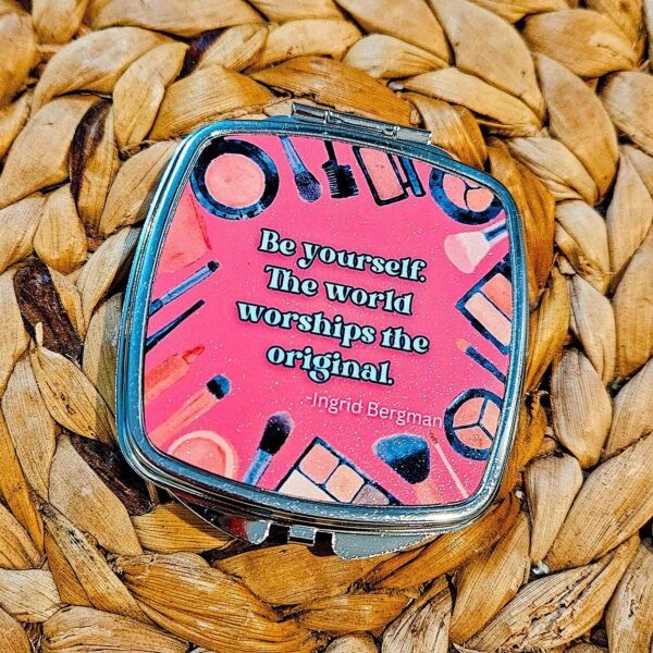 Ingrid Bergman Compact Mirror: Retro Glamour Travel Purse Mirror