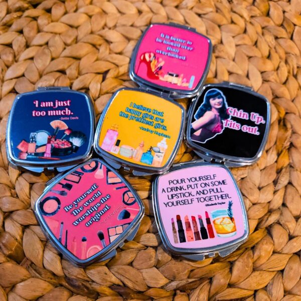 Bettie Page Compact Mirror: Retro Pin-Up Makeup Accessory