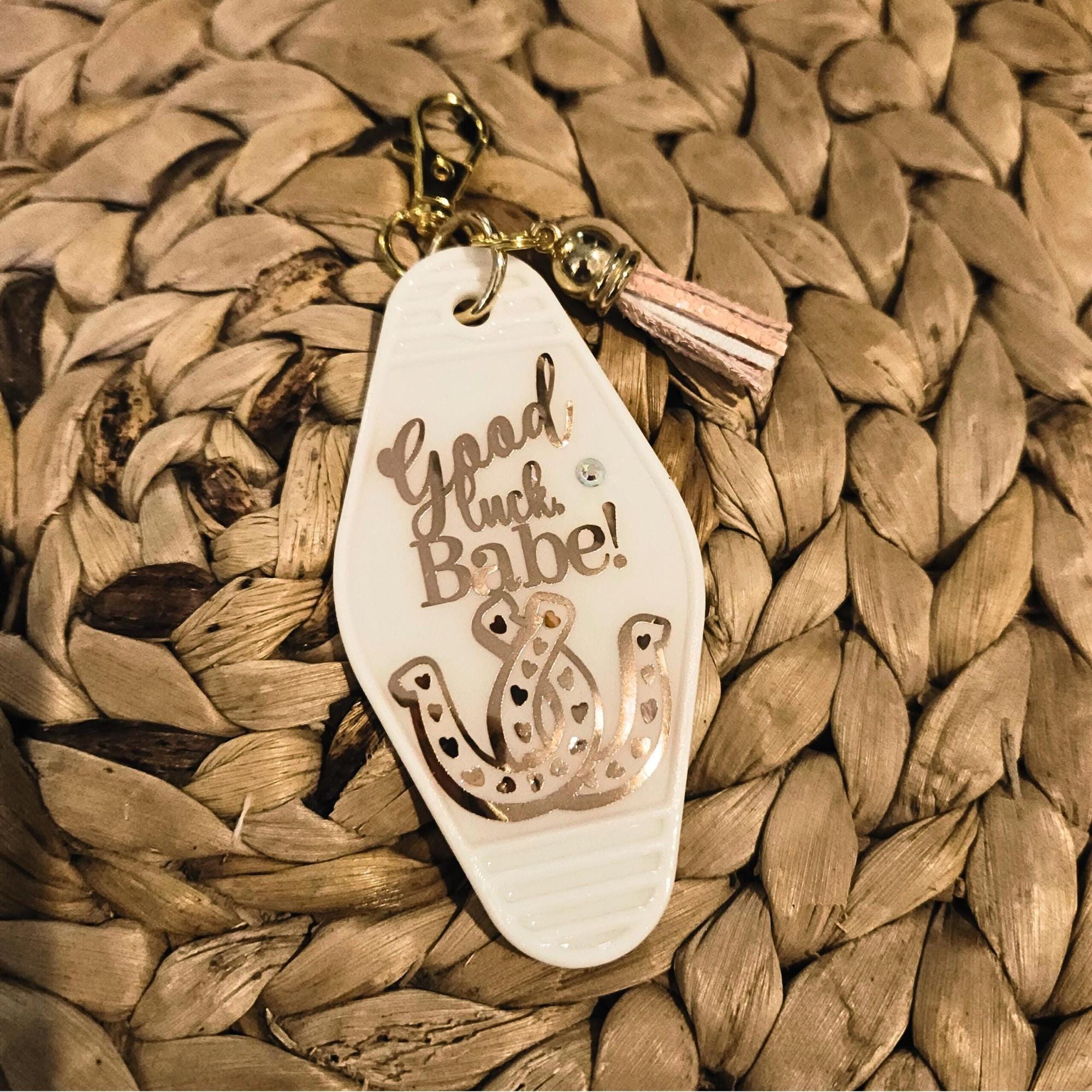 Good Luck Babe Keychain: Chic White Gold Design - Cream Tassel - Image 5