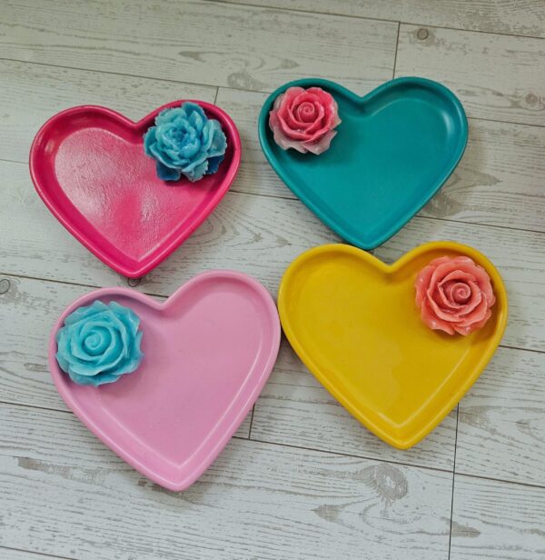 il_fullxfull.7629630981_t3x1-1 Floral Heart-Shaped Trinket Dish — Bold, Handmade Jewelry Holder for Vanity or Gift Giving