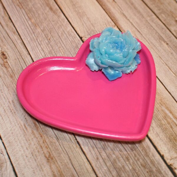 il_fullxfull.7629631543_jmzh Floral Heart-Shaped Trinket Dish — Bold, Handmade Jewelry Holder for Vanity or Gift Giving